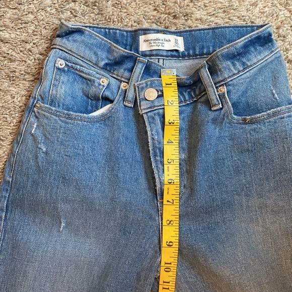 Abercrombie & Fitch The 90’s Straight Ultra High Rise Jeans 24 - Picture 11 of 14